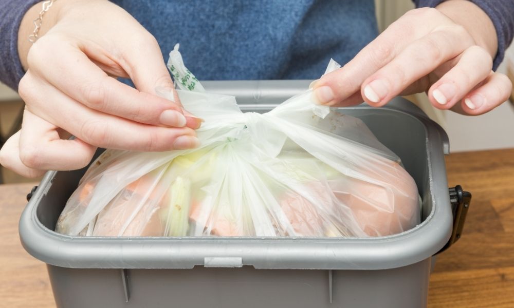 Comment reconnaître le bon sac pour jeter les déchets de cuisine